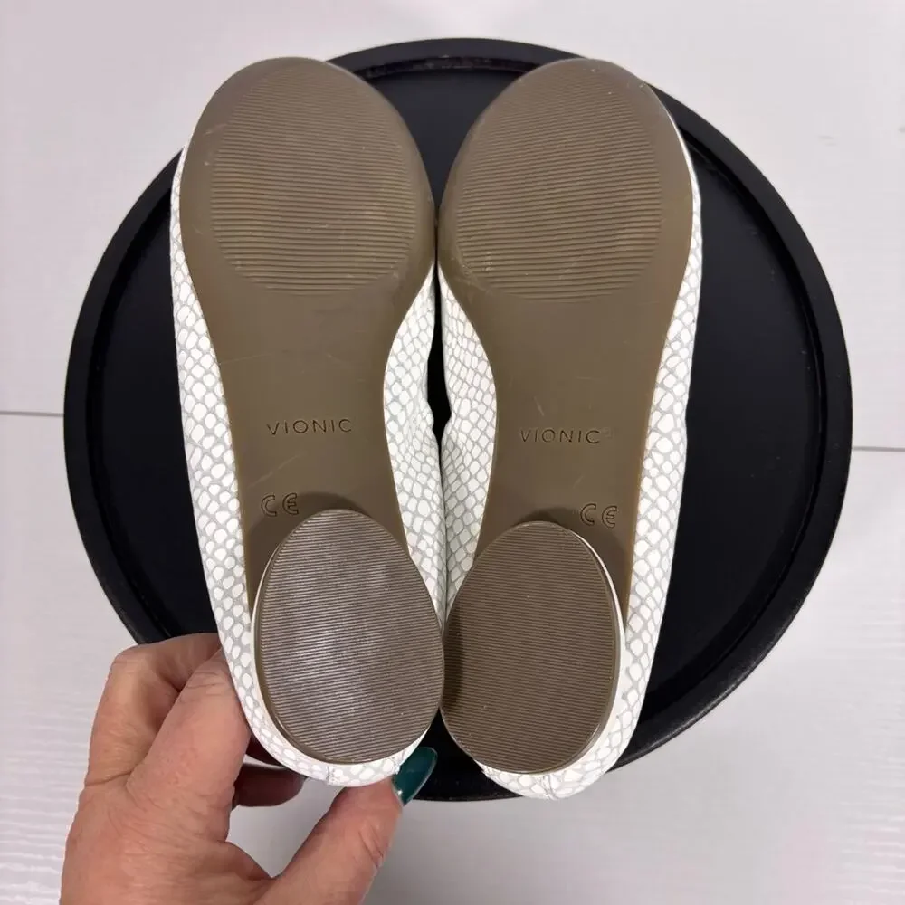 Vionic White Textured Women's Ballet Flats Size 6